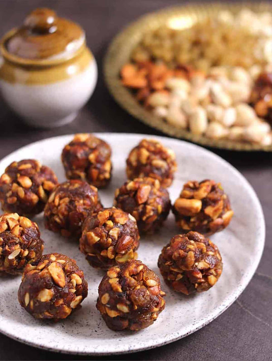 How to Make a Healthy Dates Powder Ladoo – No Refined Sugar?