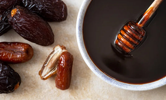 Dates Powder vs Honey: Health Benefits Compared