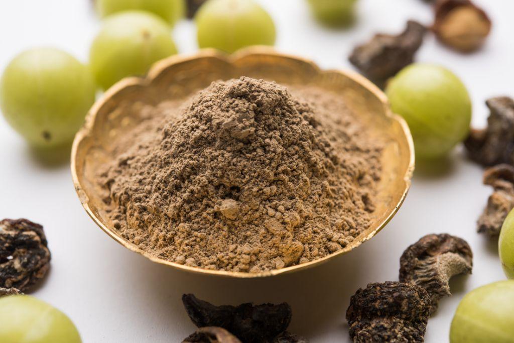 5 Powerful Benefits of Amla Powder for Hair, Skin & Health